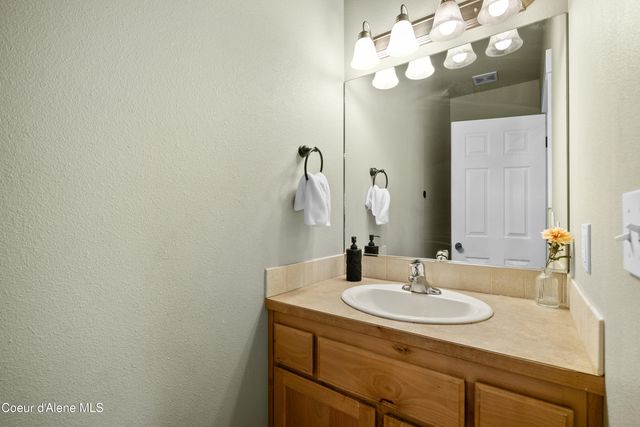 24544 N Dockside LN, Rathdrum, ID 83858