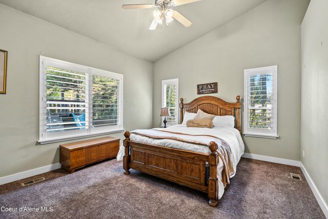 24544 N Dockside LN, Rathdrum, ID 83858