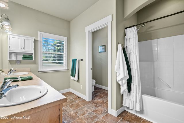 24544 N Dockside LN, Rathdrum, ID 83858