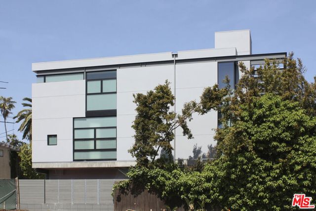 12315 Gorham Avenue, Los Angeles, CA 90049