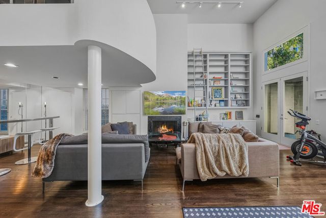 12315 Gorham Avenue, Los Angeles, CA 90049