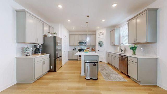 3059 Oscar Dr, White House, TN 37188