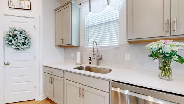 3059 Oscar Dr, White House, TN 37188