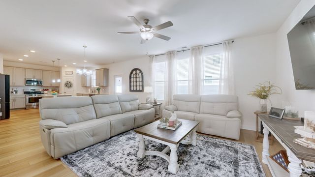 3059 Oscar Dr, White House, TN 37188