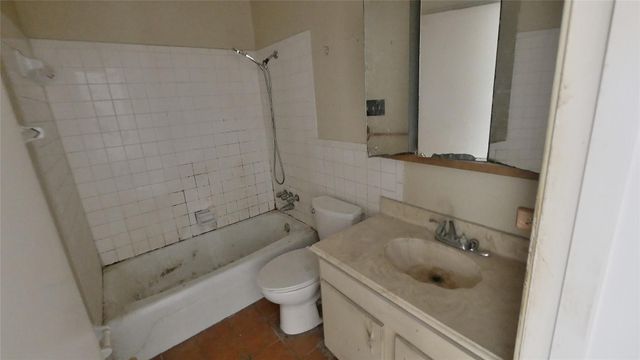 9025 Gaylord Drive 3, Houston, TX 77024