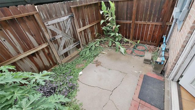 9025 Gaylord Drive 3, Houston, TX 77024