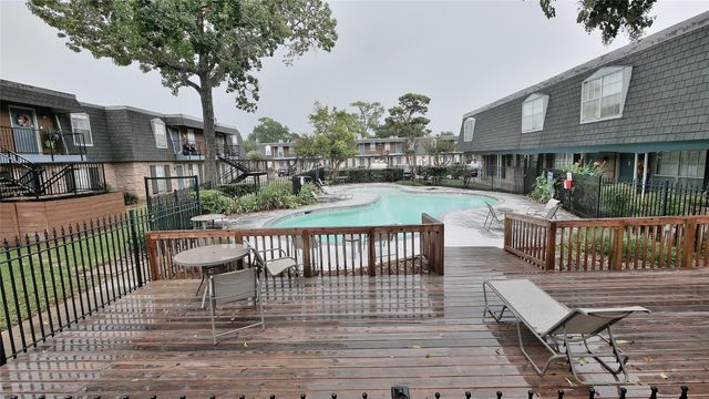 9025 Gaylord Drive 3, Houston, TX 77024