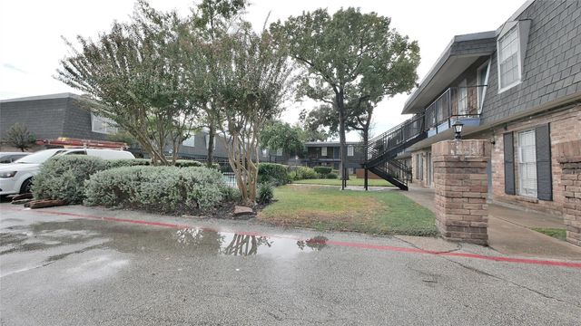 9025 Gaylord Drive 3, Houston, TX 77024