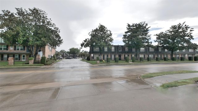 9025 Gaylord Drive 3, Houston, TX 77024