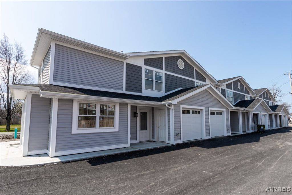 8983 Iroquois Street, Evans, NY 14006