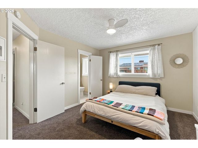 4201 CENTER St, Washougal, WA 98671