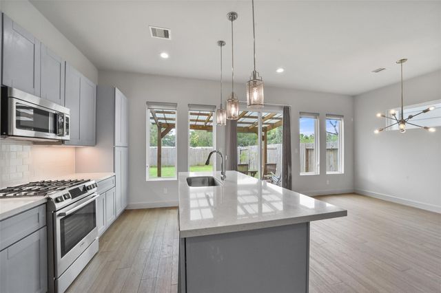 6809 Rocinante Lane, Houston, TX 77092