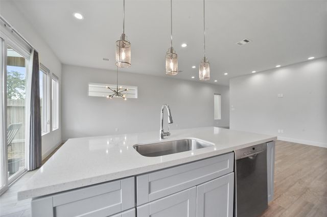 6809 Rocinante Lane, Houston, TX 77092