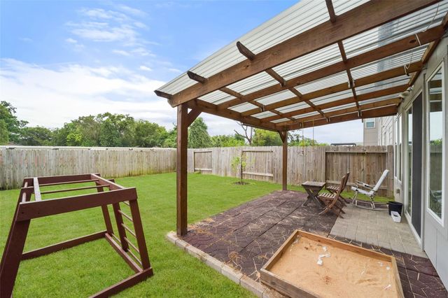 6809 Rocinante Lane, Houston, TX 77092