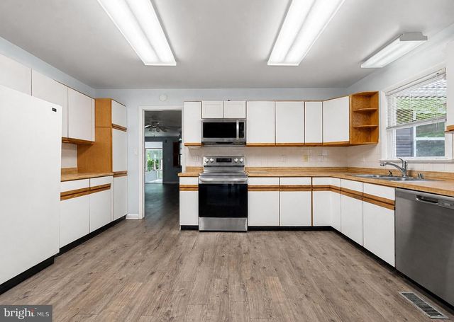 260 VISTA LN, Lusby, MD 20657