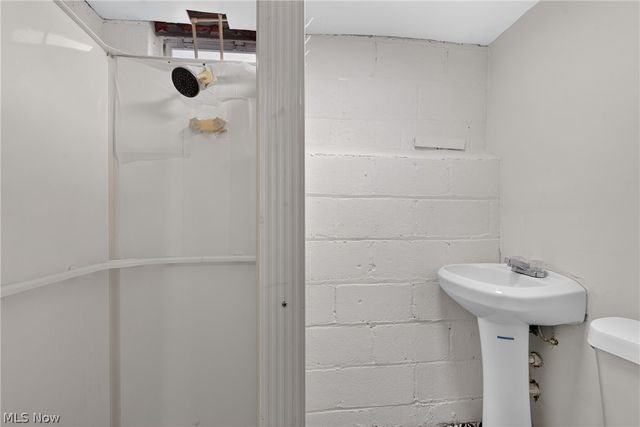 18412 Waterbury Avenue, Maple Heights, OH 44137