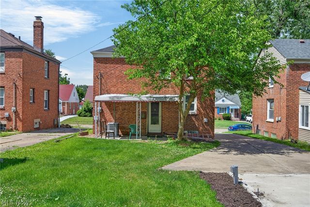 18412 Waterbury Avenue, Maple Heights, OH 44137