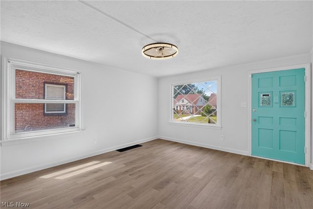 18412 Waterbury Avenue, Maple Heights, OH 44137