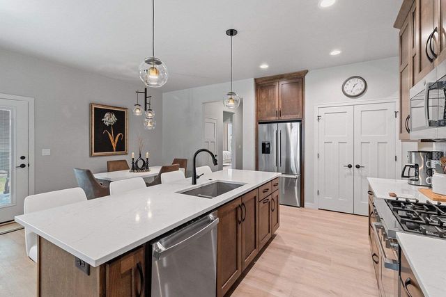 2832 ELM TREE HILL, Green Bay, WI 54313