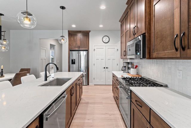 2832 ELM TREE HILL, Green Bay, WI 54313