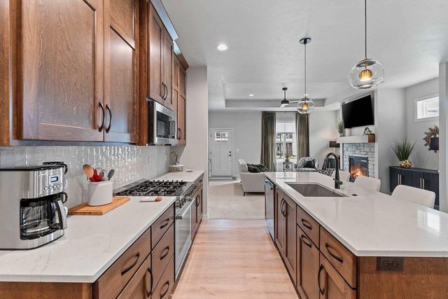2832 ELM TREE HILL, Green Bay, WI 54313