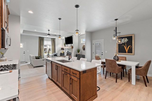 2832 ELM TREE HILL, Green Bay, WI 54313
