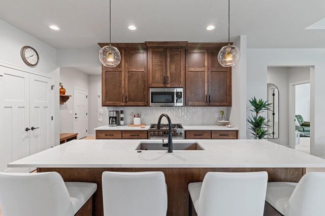 2832 ELM TREE HILL, Green Bay, WI 54313