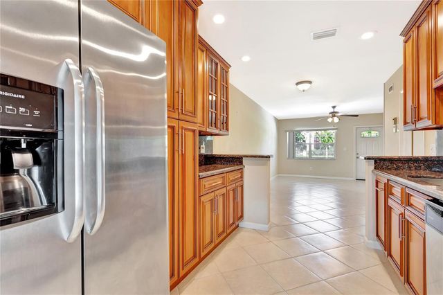 7290 NW 1st Street 205, Margate, FL 33063
