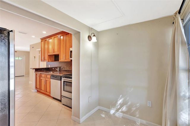 7290 NW 1st Street 205, Margate, FL 33063