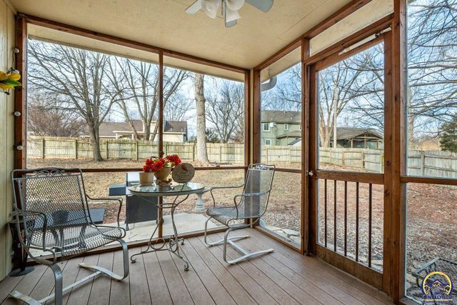 6239 SW 38th PL, Topeka, KS 66610