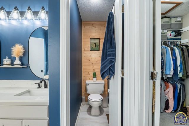 6239 SW 38th PL, Topeka, KS 66610