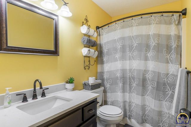 6239 SW 38th PL, Topeka, KS 66610