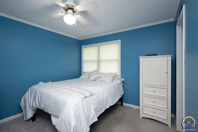 6239 SW 38th PL, Topeka, KS 66610