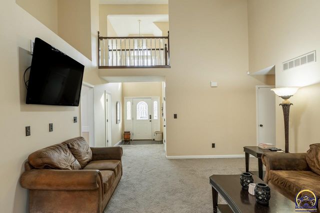 6239 SW 38th PL, Topeka, KS 66610