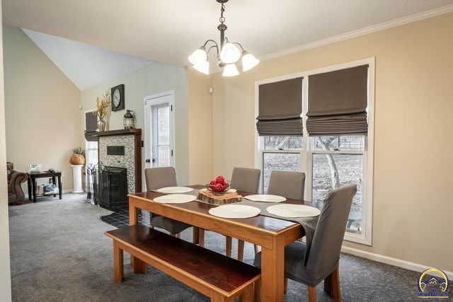 6239 SW 38th PL, Topeka, KS 66610