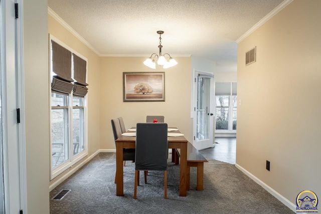 6239 SW 38th PL, Topeka, KS 66610