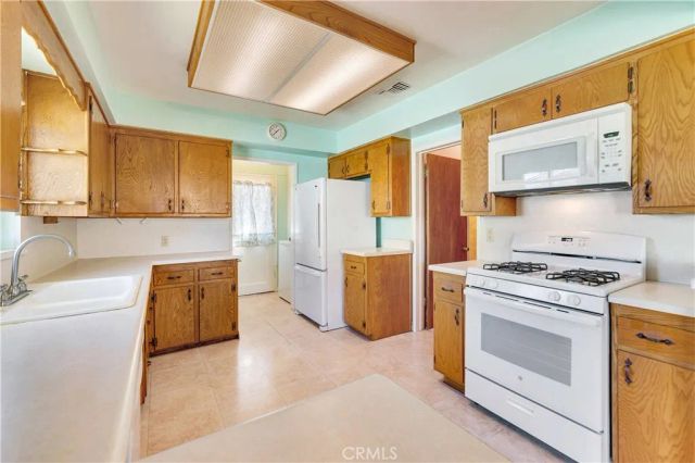 625 W G Street, Ontario, CA 91762