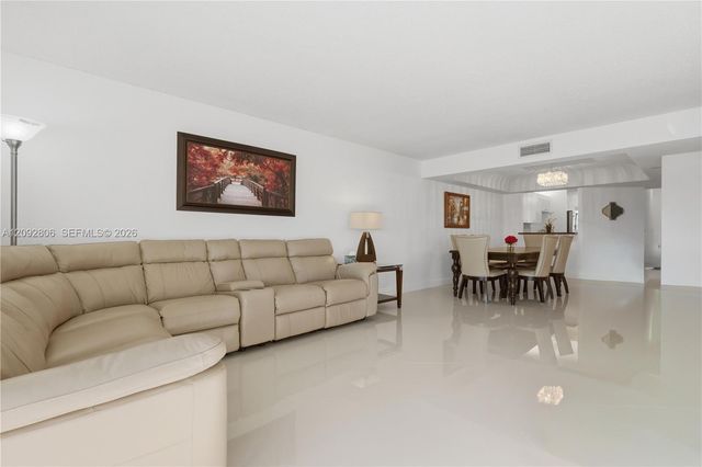 23249 N Barwood Lane N 403, Boca Raton, FL 33428