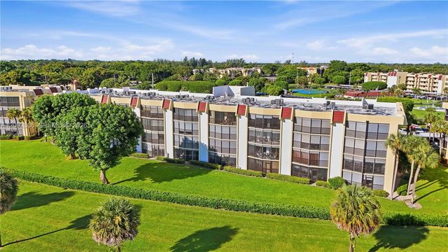 23249 N Barwood Lane N 403, Boca Raton, FL 33428