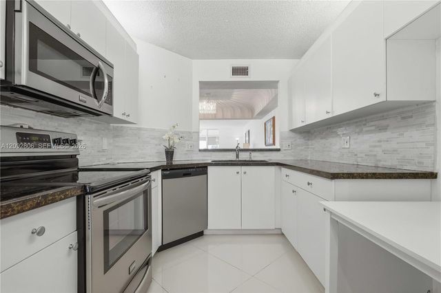 23249 N Barwood Lane N 403, Boca Raton, FL 33428