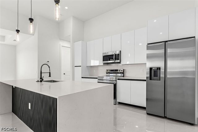 1900 NW Embers TER, Cape Coral, FL 33993