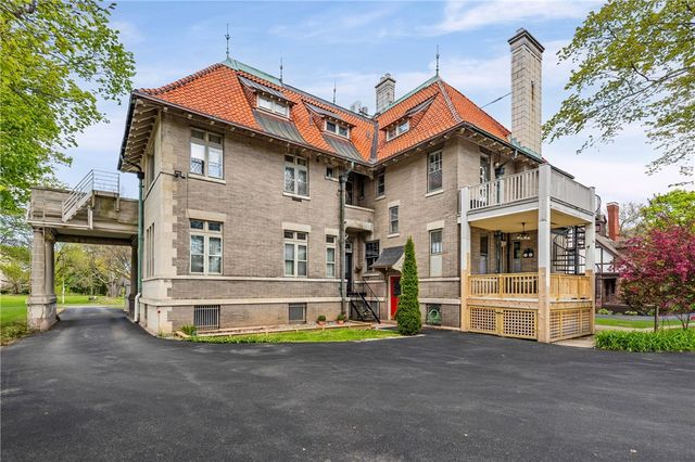 947 East Avenue UN004, Rochester, NY 14607