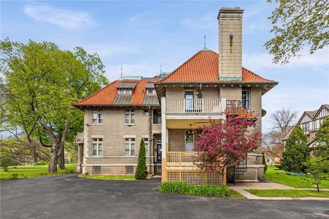 947 East Avenue UN004, Rochester, NY 14607