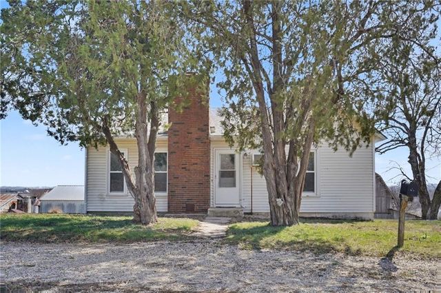 451 N 200 Road, Overbrook, KS 66524