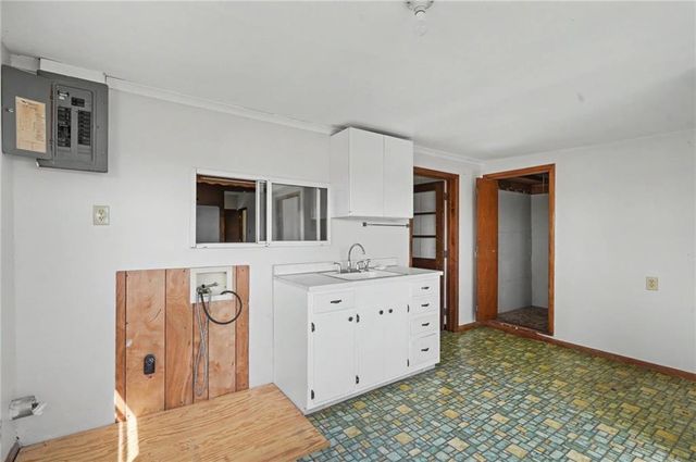 451 N 200 Road, Overbrook, KS 66524