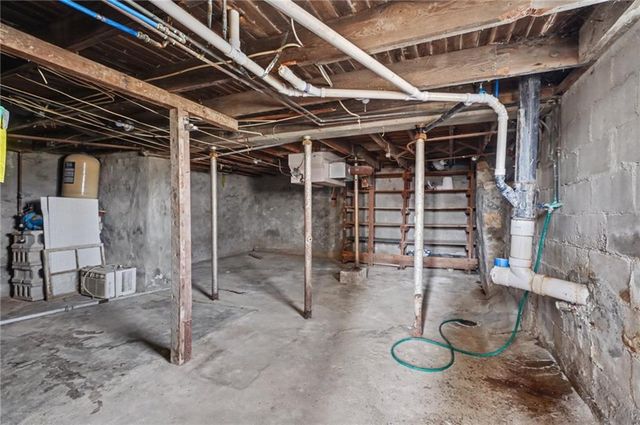 451 N 200 Road, Overbrook, KS 66524