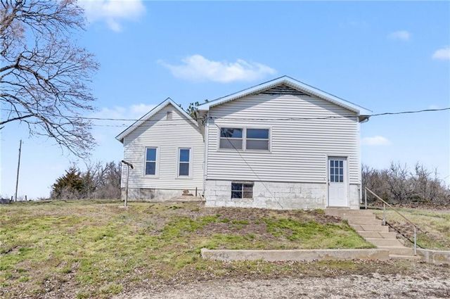 451 N 200 Road, Overbrook, KS 66524