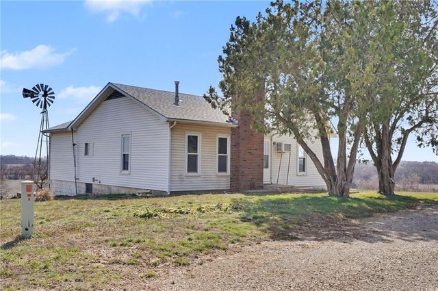 451 N 200 Road, Overbrook, KS 66524