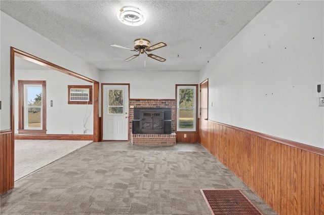 451 N 200 Road, Overbrook, KS 66524