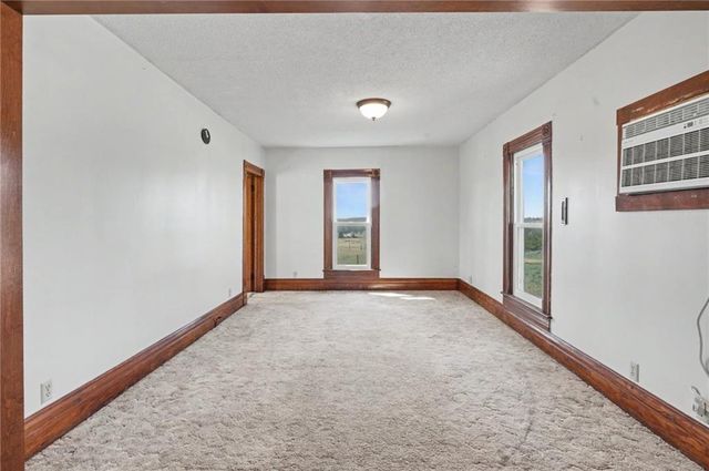 451 N 200 Road, Overbrook, KS 66524